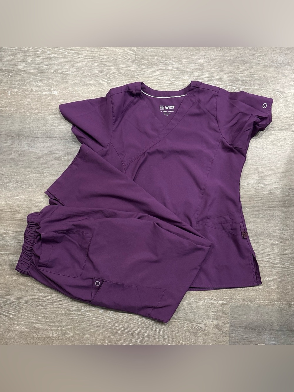 WonderWink Women's Deep Purple V-Neck Scrub Set